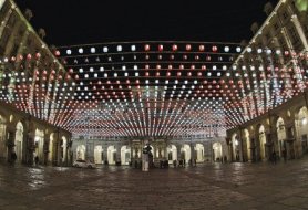 36330luci-d-artista-2018-torino-via-palazzo-di-citt-tappeto-volante-di-daniel-buren-25574