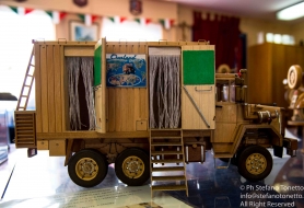 SALA ASSOCIZIONE NAZIONALE CARABINIERI - CAMION DI OVERLAND IN LEGNO