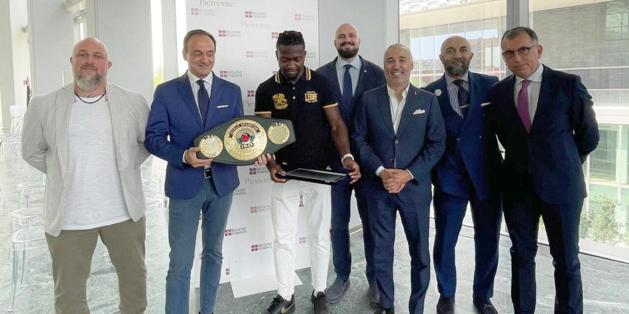 RICEVUTO IN REGIONE ETINOSA OLIHA,  PUGILE ASTIGIANO CAMPIONE MONDIALE IBO DEI PESI MEDI