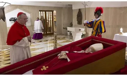 Papa Francesco: Veglia di preghiera presieduta dal card. Repole in Cattedrale e in streaming