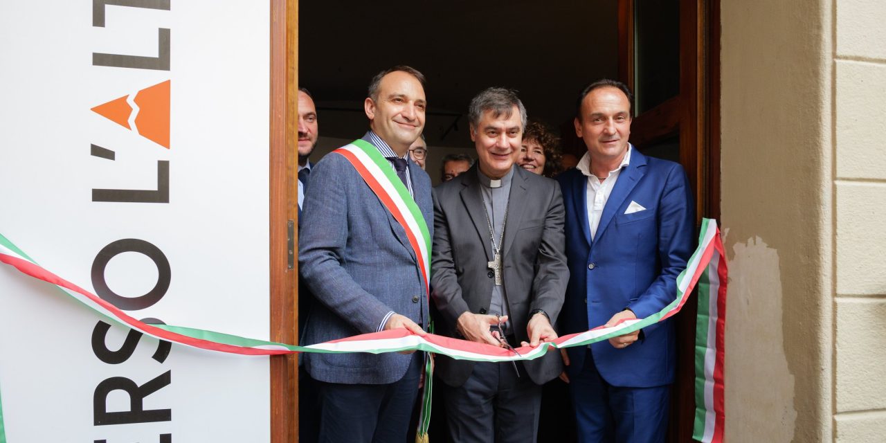 La sacrestia della canonica della chiesa di Santa Maria di Piazza di Torino è diventata lo spazio espositivo per Pier Giorgio Frassati