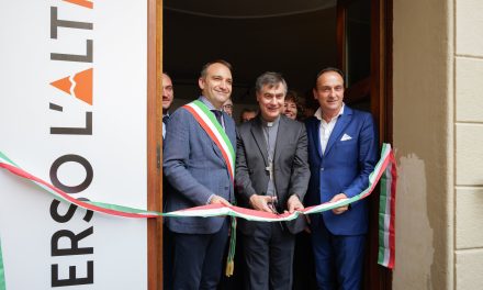 La sacrestia della canonica della chiesa di Santa Maria di Piazza di Torino è diventata lo spazio espositivo per Pier Giorgio Frassati