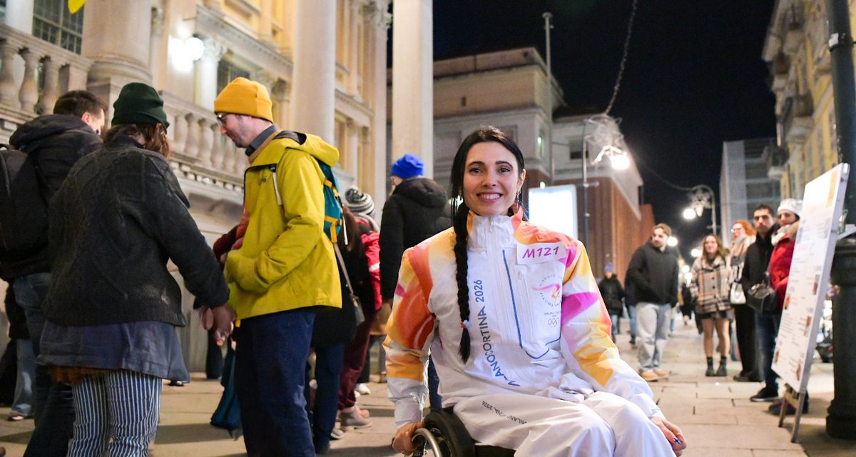 LA FIAMMA OLIMPICA PASSA DAVANTI ALLA MOLE ANTONELLIANA E AL MUSEO NAZIONALE DEL CINEMA