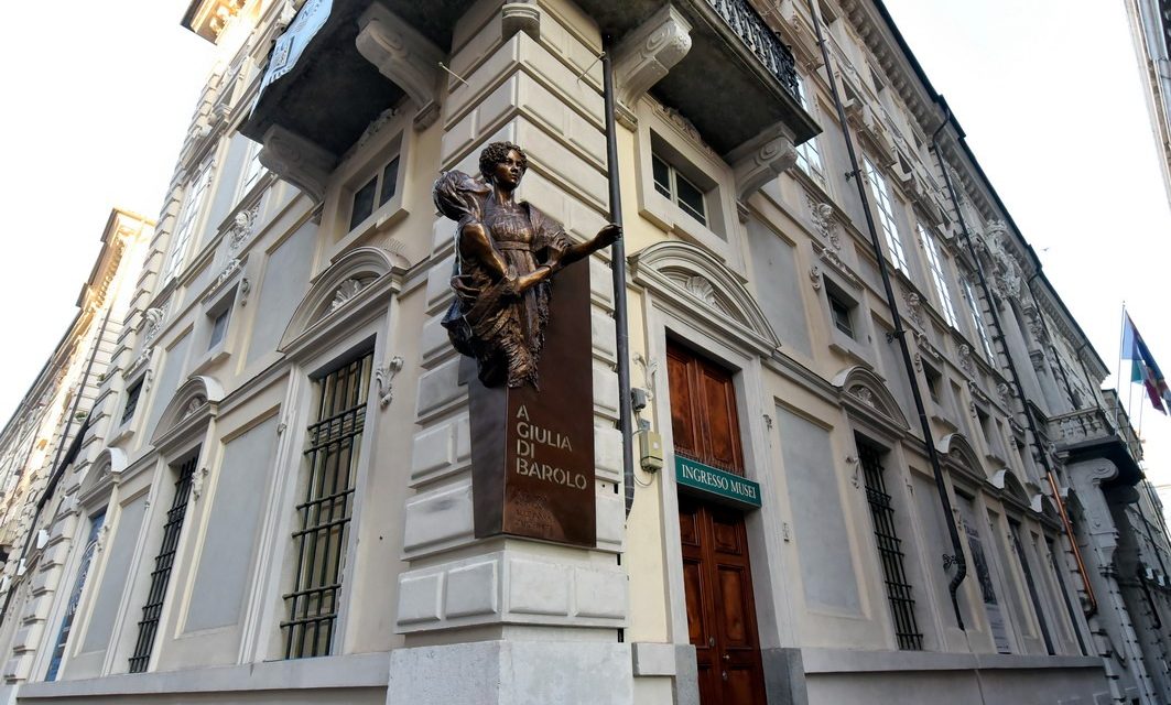 IL PRIMO MONUMENTO DEDICATO A UNA DONNA DELLA STORIA TORINESE