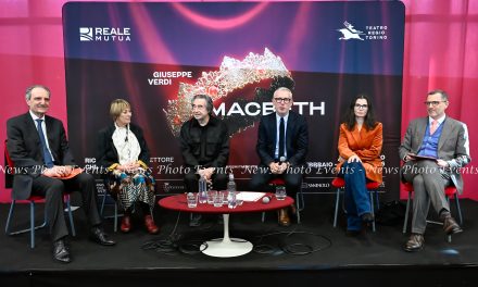 Il Maestro Riccardo Muti al suo attesissimo ritorno sul podio di Orchestra e Coro del Teatro Regio. Chiara Muti ha firmato la nuova produzione del capolavoro di Giuseppe Verdi.