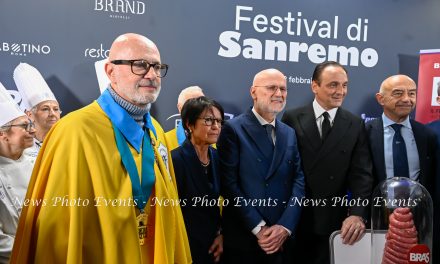 IL PRESIDENTE DELLA REGIONE PIEMONTE ALBERTO CIRIO PREMIA RADIO ALBA PER I 50 ANNI DI TRASMISSIONE