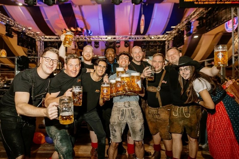 PAULANER OKTOBERFEST TORINO: “LA FESTA CHE AMA TUTTI” ALZA I BOCCALI PER LA TERZA EDIZIONE