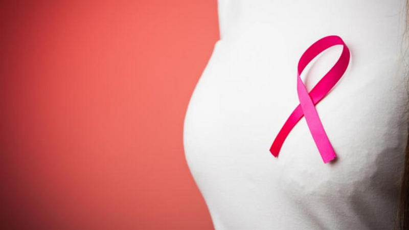 OTTOBRE ROSA, I LOCALI DI EPAT ASCOM SCENDONO IN CAMPO PER LA RICERCA SUI TUMORI FEMMINILI
